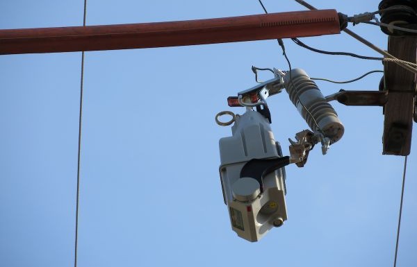 TripSaver II installed on an overhead distribution line